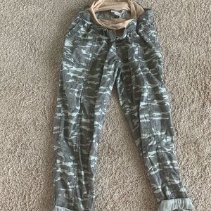 Motherhood maternity crop camo pants